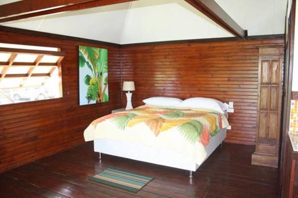 Raiatea Airport Bungalow Uturoa Zimmer foto