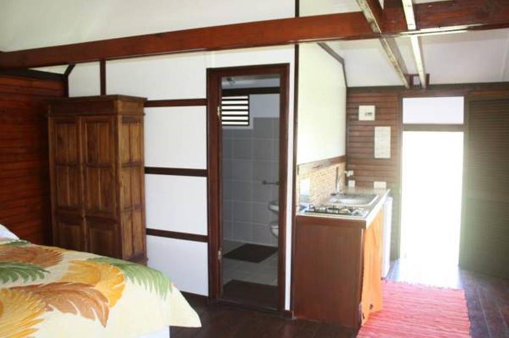 Raiatea Airport Bungalow Uturoa Zimmer foto